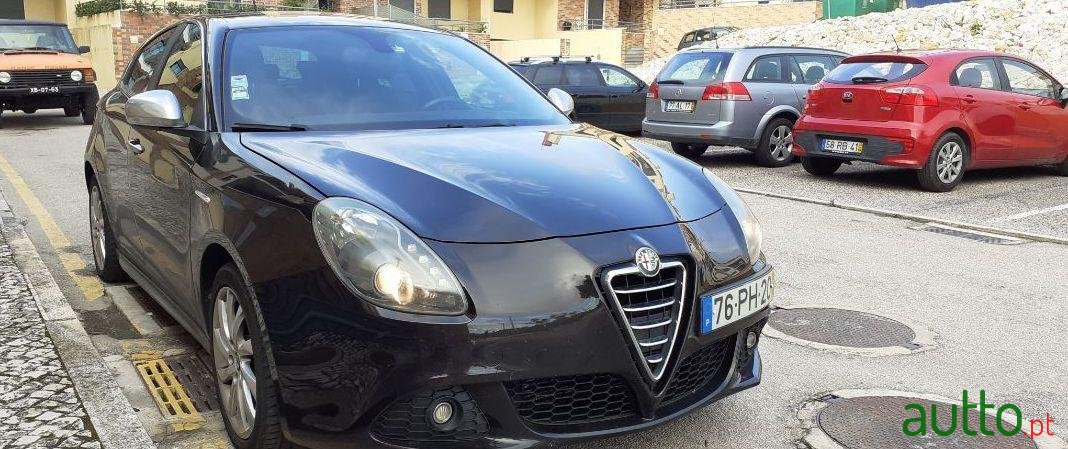 2010' Alfa Romeo Giulietta photo #3