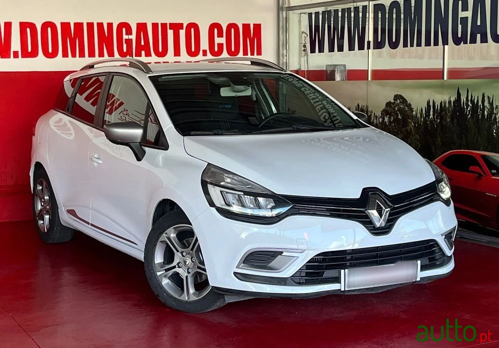 2017' Renault Clio Sport Tourer photo #1