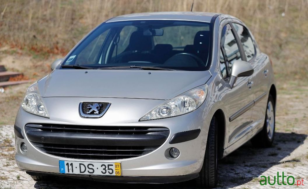 2007' Peugeot 207 1.4 16V Sport photo #1