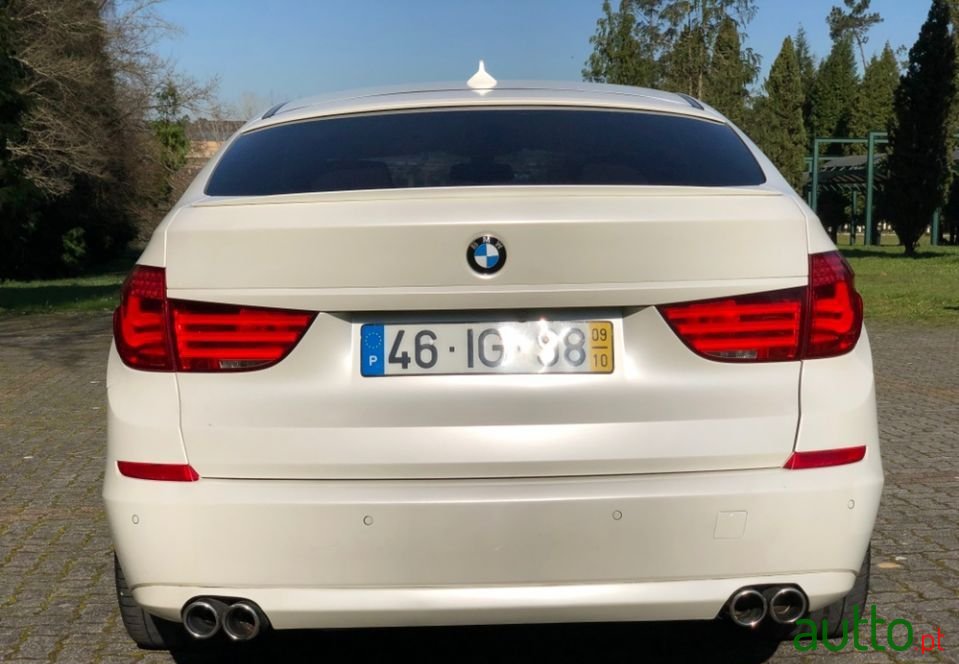 2009' BMW 530 Gran Turismo photo #6