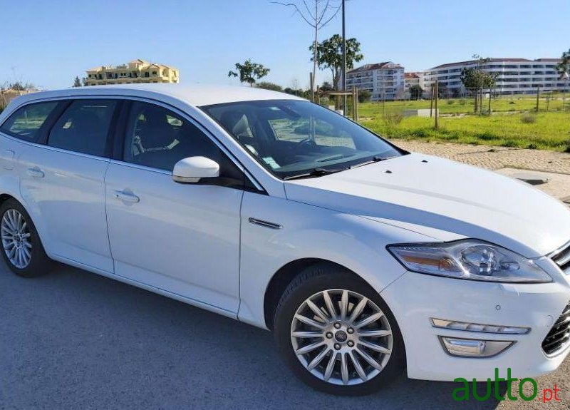 2014' Ford Mondeo Sw photo #3