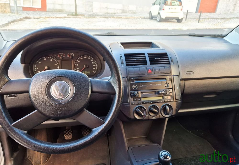 2003' Volkswagen Polo photo #3