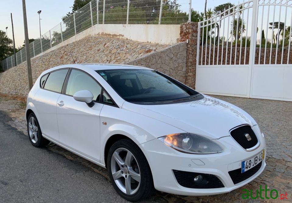 2010' SEAT Leon Sport photo #1