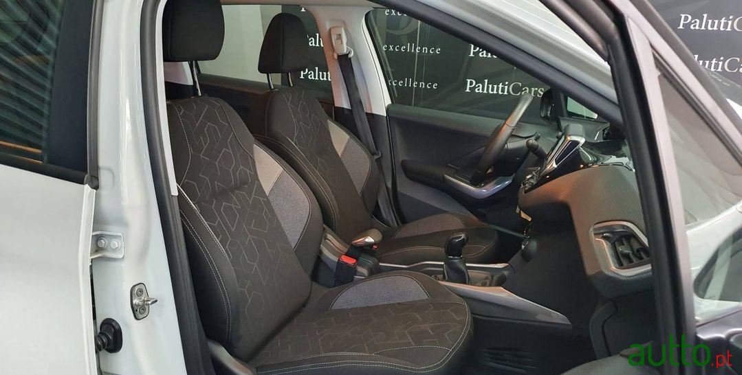 2017' Peugeot 2008 photo #4