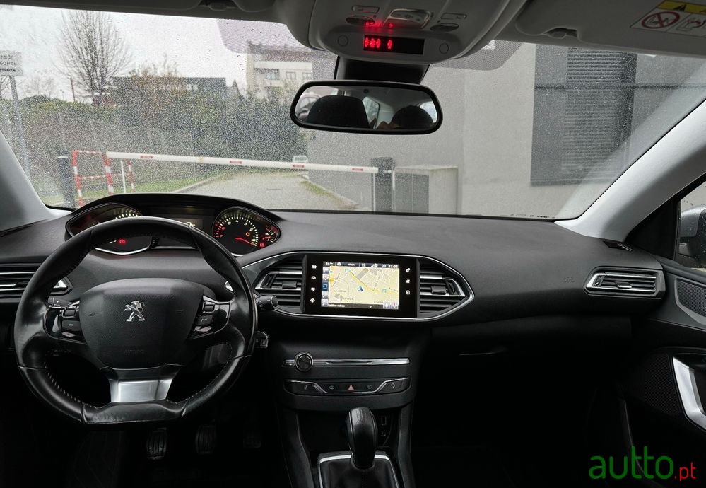 2015' Peugeot 308 Sw photo #2