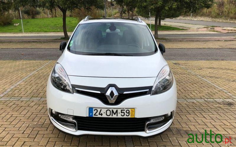 2014' Renault Grand Scenic photo #2