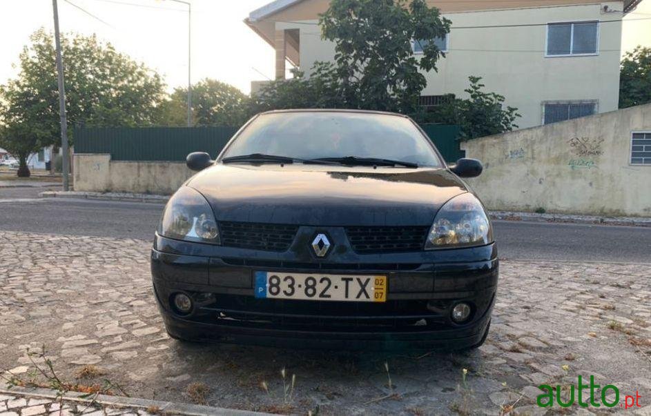 2002' Renault Clio Dci photo #2