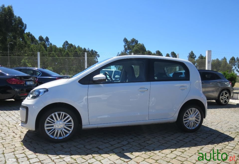 2018' Volkswagen Up photo #5