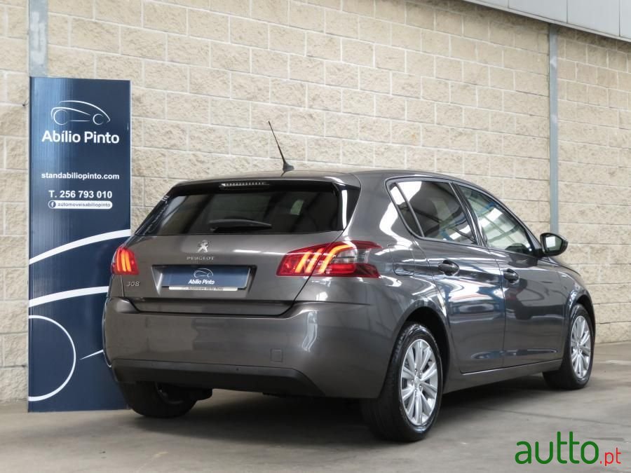 2020' Peugeot 308 photo #4