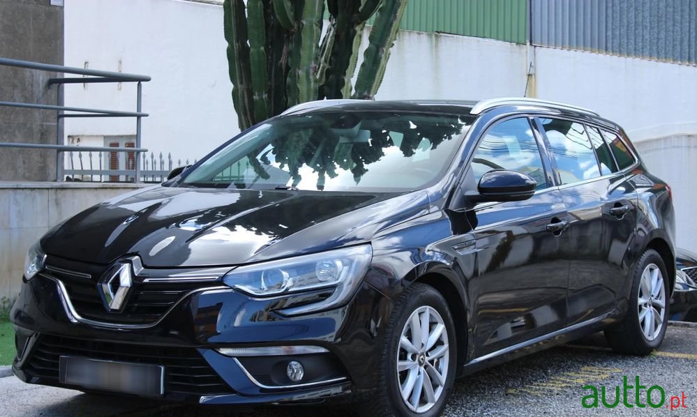 2018' Renault Megane Sport Tourer photo #6