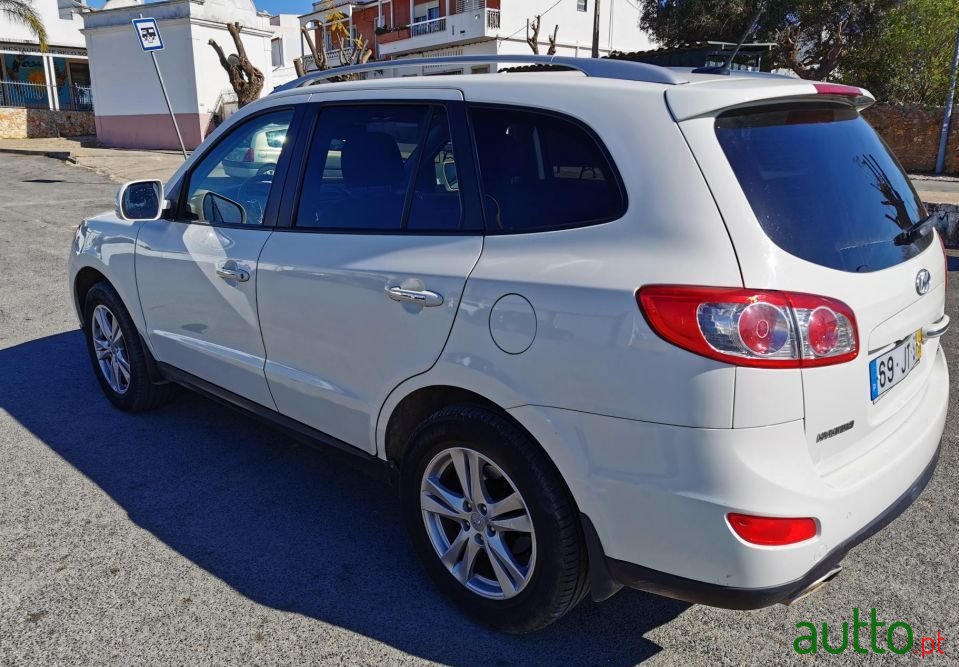 2010' Hyundai Santa Fe photo #3