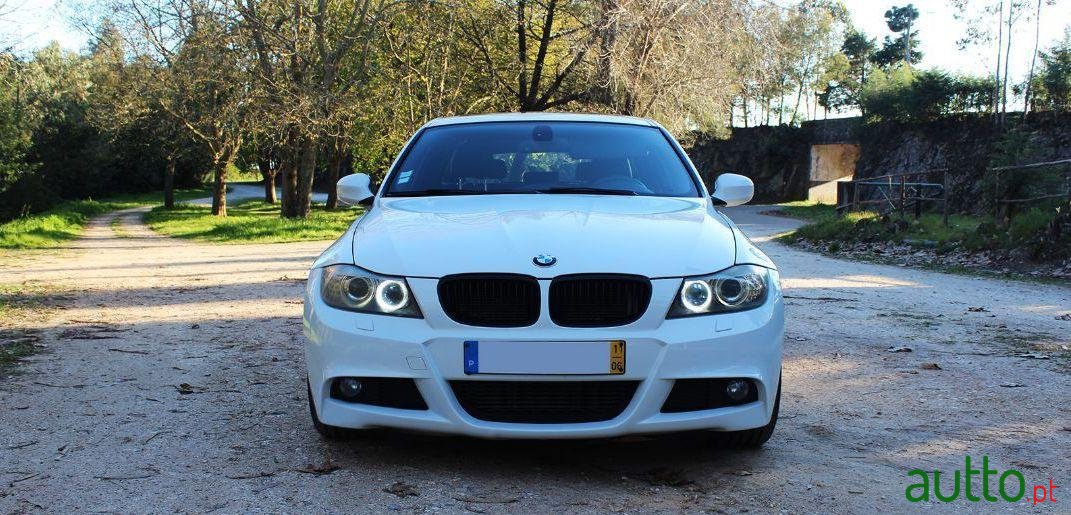 2011' BMW 320 Touring Pack M photo #2
