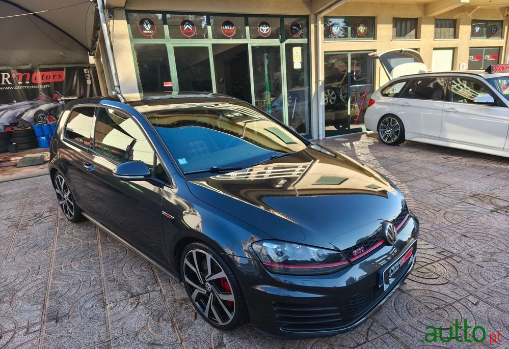 2014' Volkswagen Golf photo #5