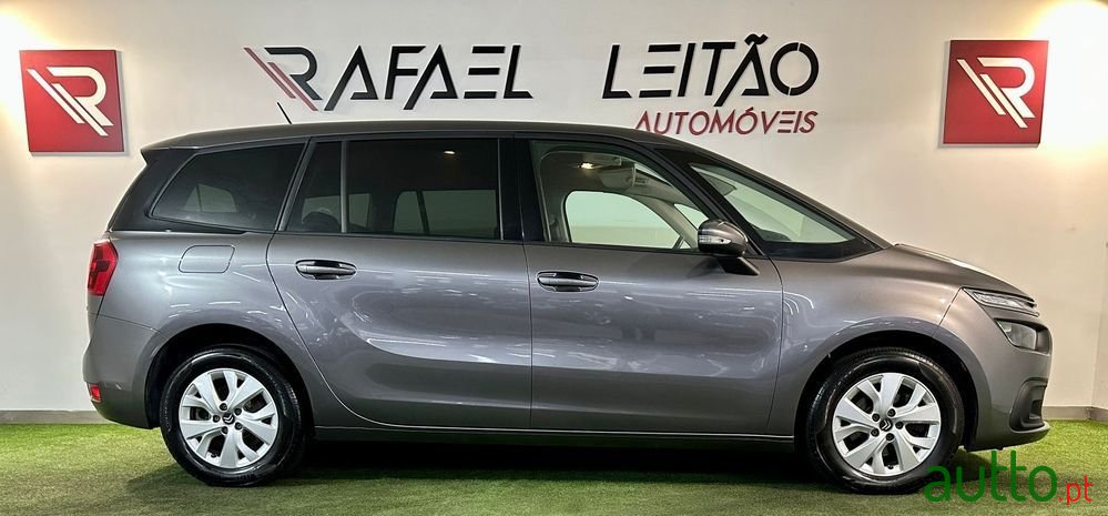 2020' Citroen C4 SpaceTourer photo #6
