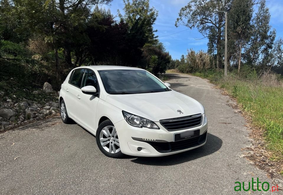 2015' Peugeot 308 photo #1