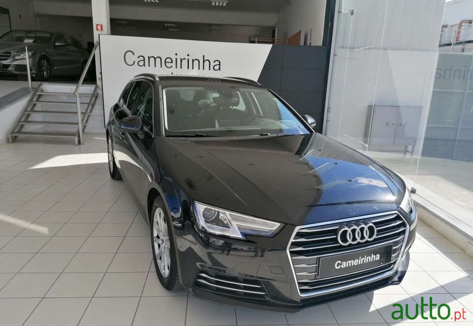 2018' Audi A4 Avant photo #1