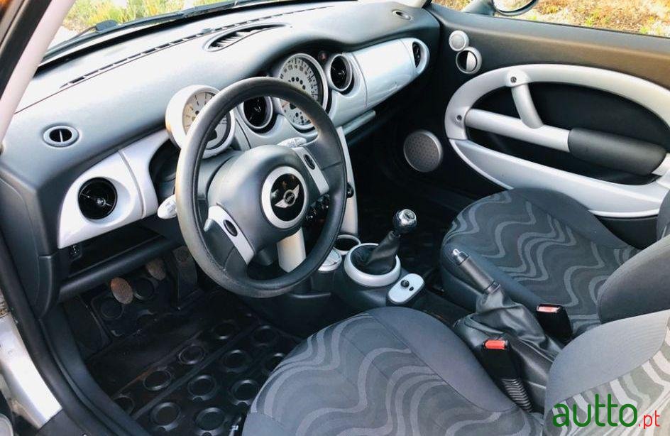 2001' MINI One photo #2