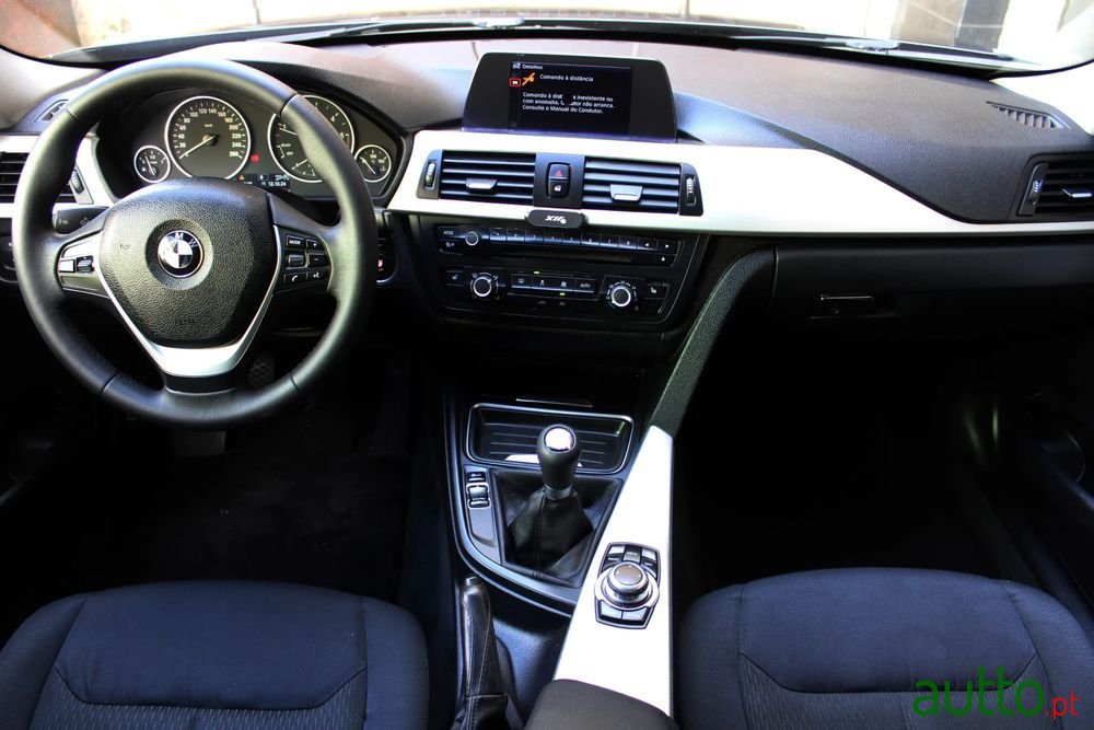 2013' BMW Série 3 D Touring photo #5