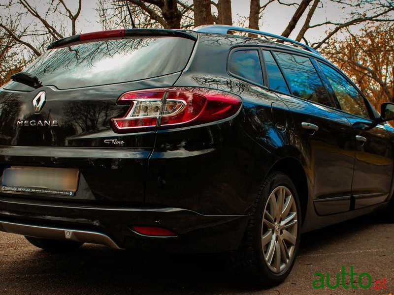 2015' Renault Megane Sport Tourer photo #2