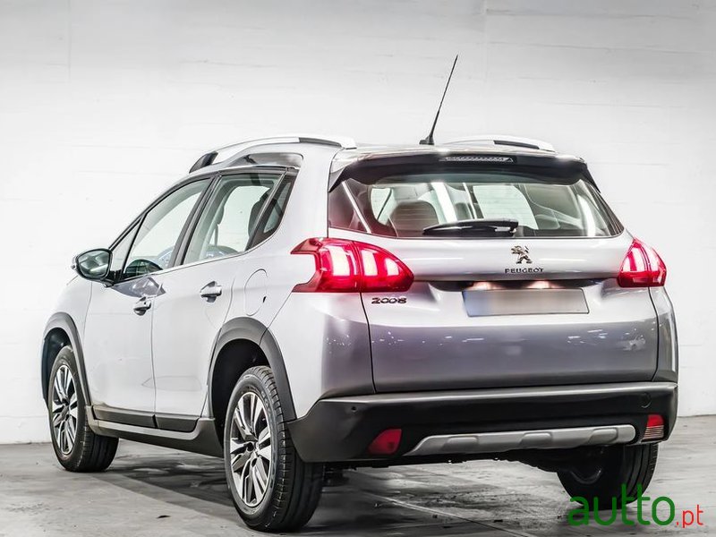 2018' Peugeot 2008 photo #6