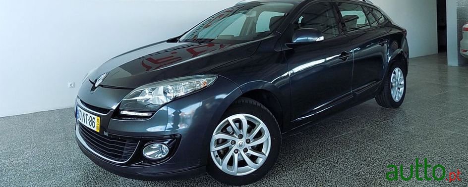 2013' Renault Megane Sport Tourer photo #3