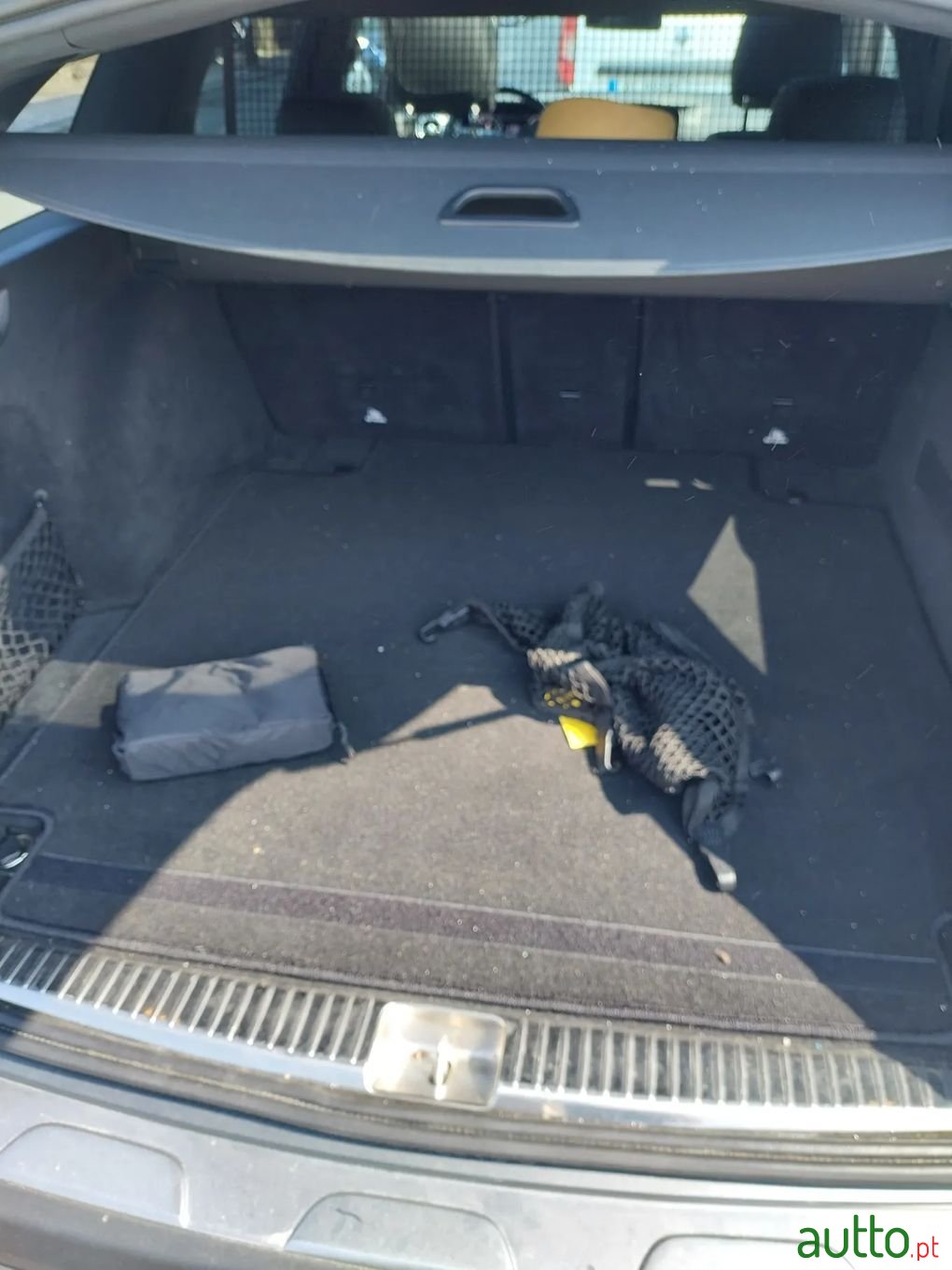 2017' Mercedes-Benz E-220 photo #6