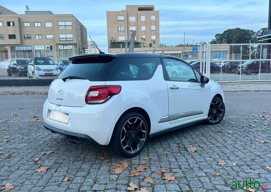 2011' Citroen DS3 photo #4