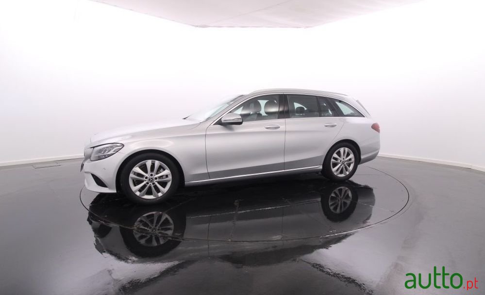 2020' Mercedes-Benz C 220 photo #2