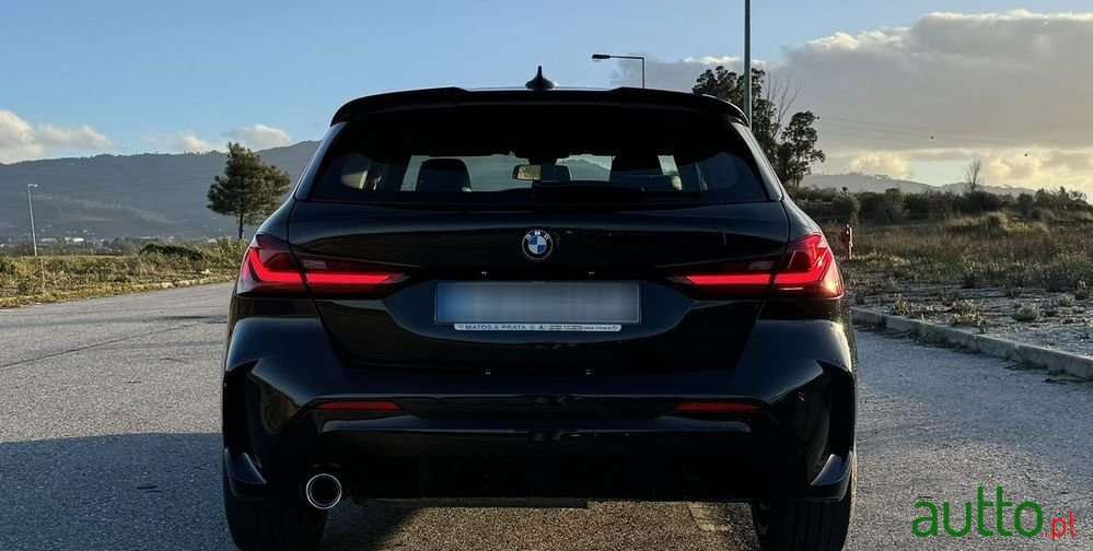 2022' BMW 116 D Pack M photo #5