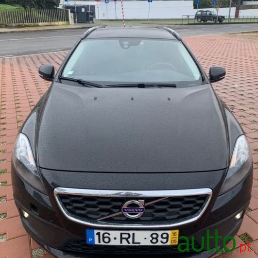 2016' Volvo V40 Cross Country photo #1