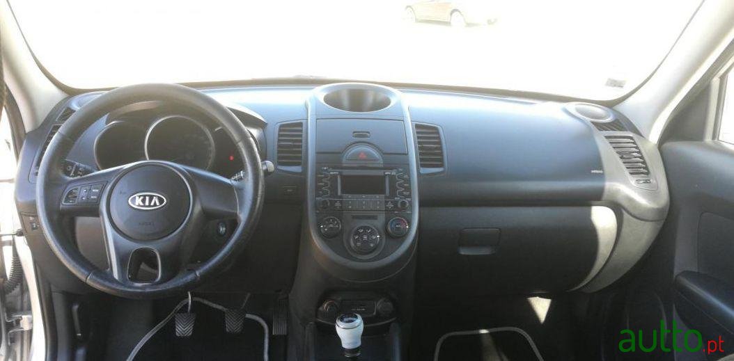 2009' Kia Soul 1.6 Crdi 128 Cv photo #3