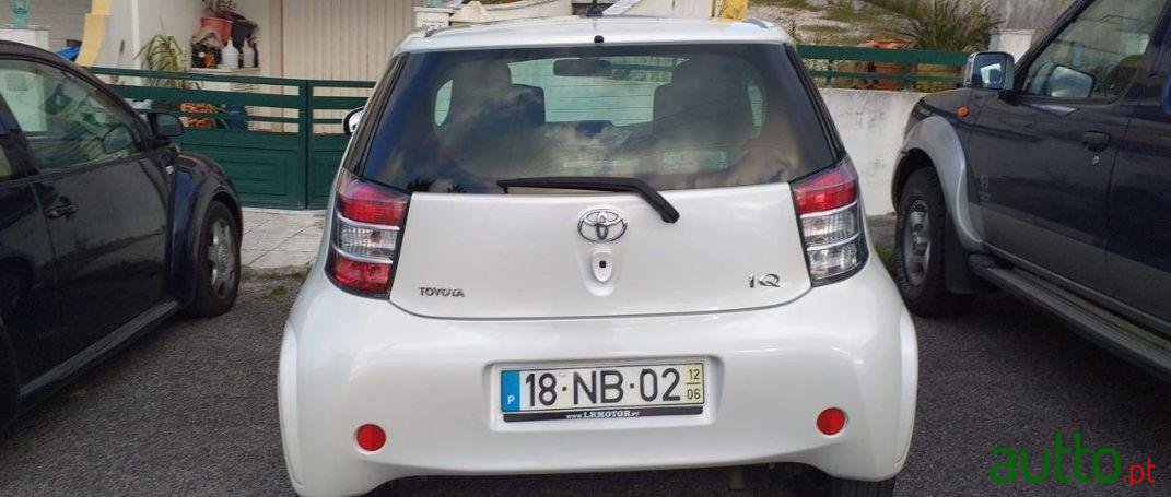 2012' Toyota iQ 1.0 Vvti photo #1