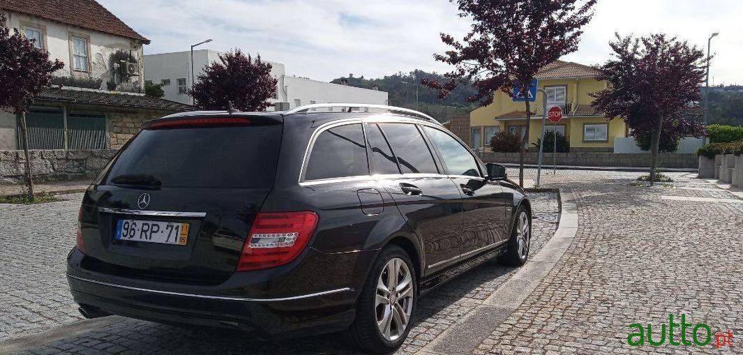 2011' Mercedes-Benz C-250 photo #4