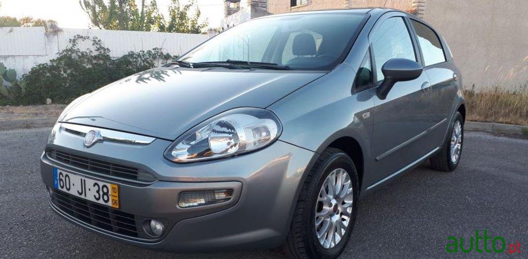 2010' Fiat Punto Evo photo #1