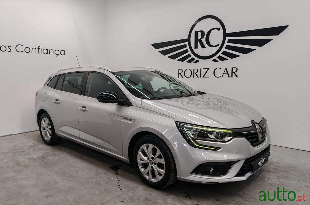 2019' Renault Megane Sport Tourer photo #2