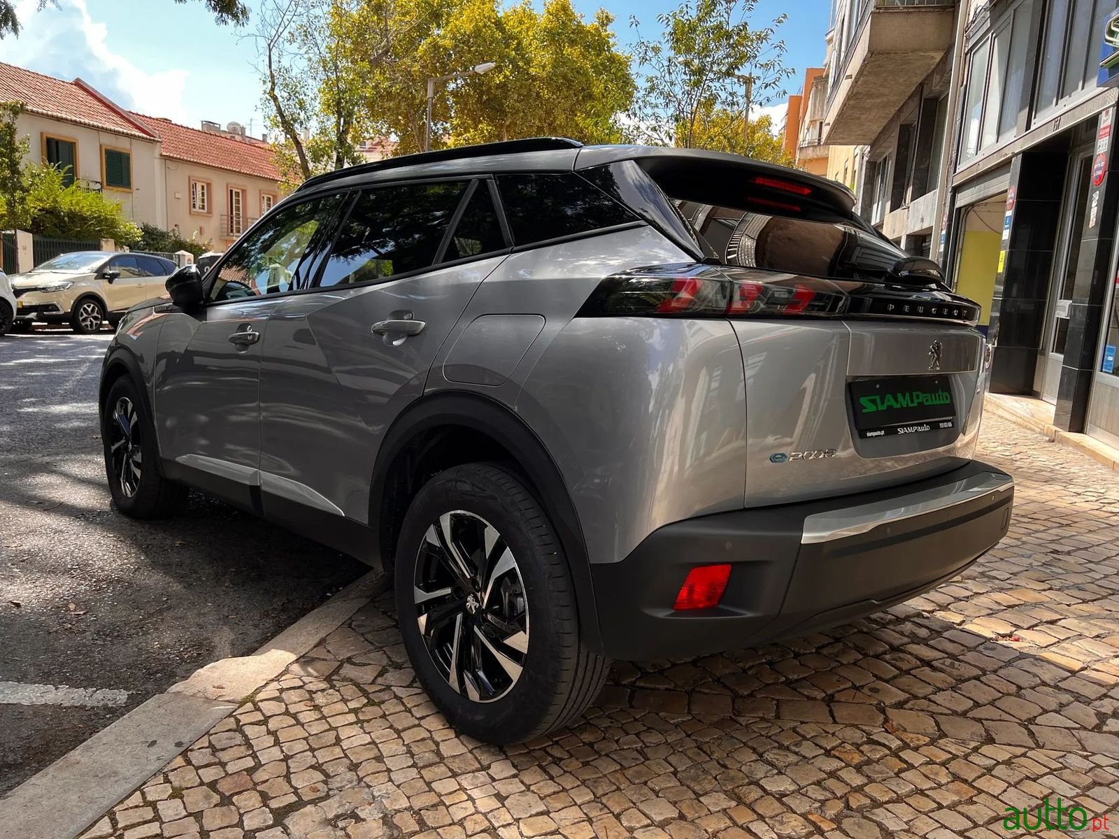 2022' Peugeot e-2008 photo #3