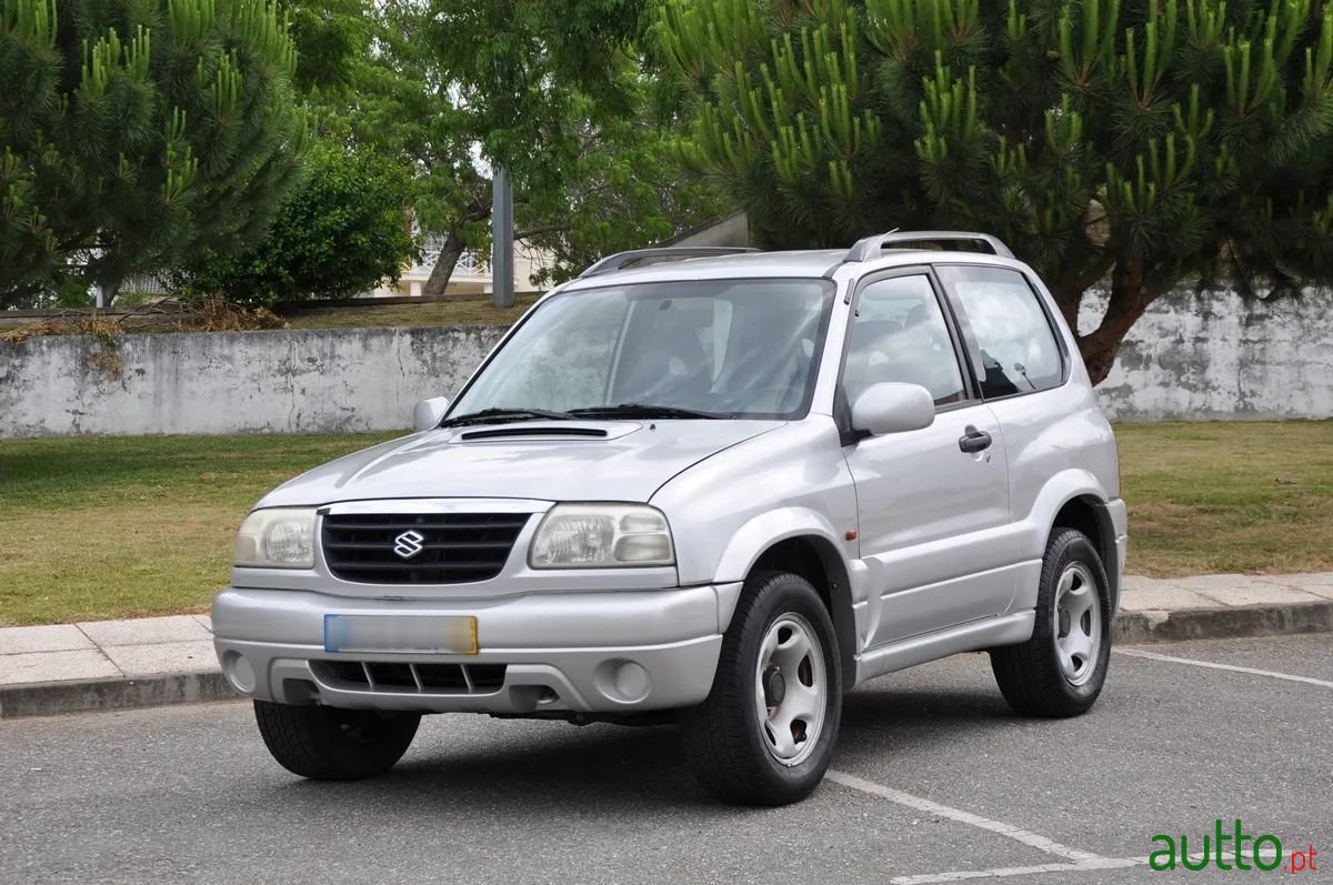 2004' Suzuki Grand Vitara photo #1