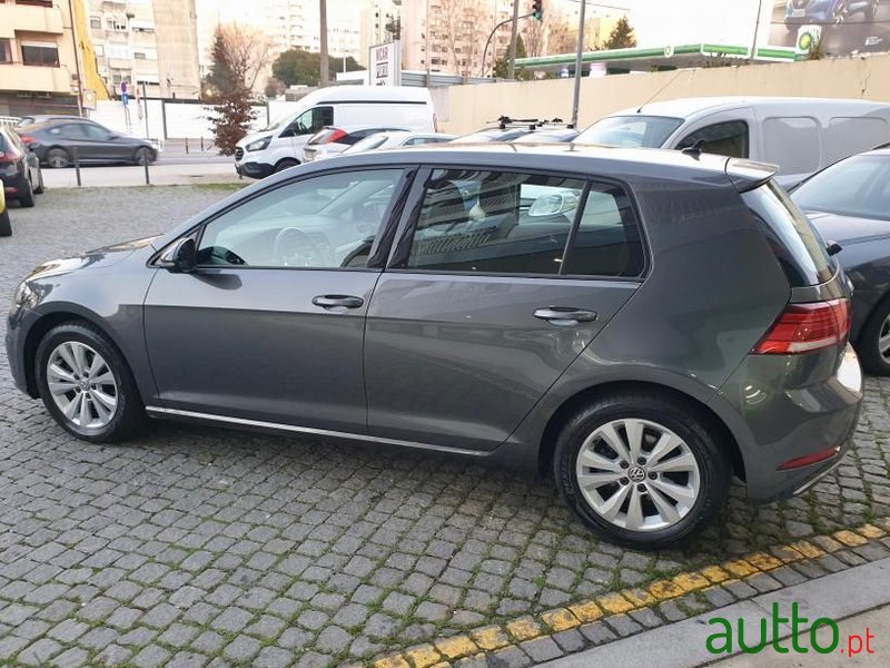 2019' Volkswagen Golf photo #3