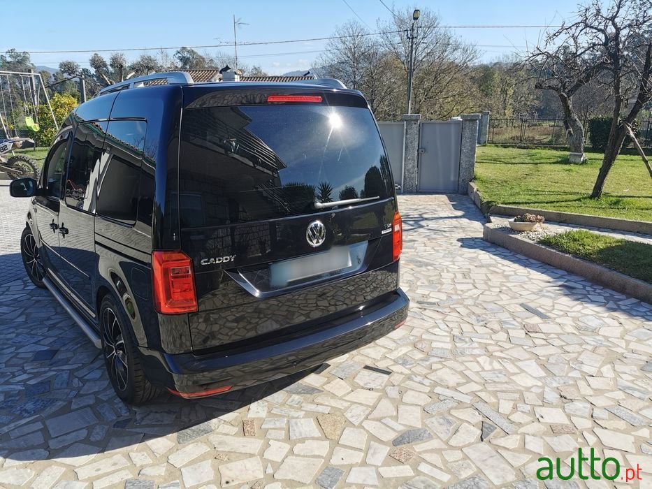 2015' Volkswagen Caddy photo #6