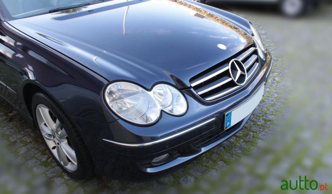 2005' Mercedes-Benz Clk-200 photo #3