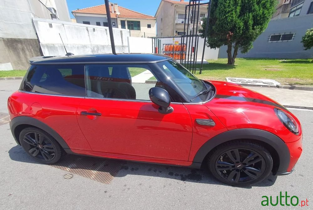 2021' MINI One Sport Edition Auto photo #3