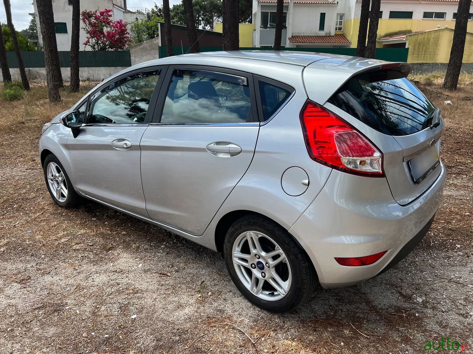 2014' Ford Fiesta photo #6