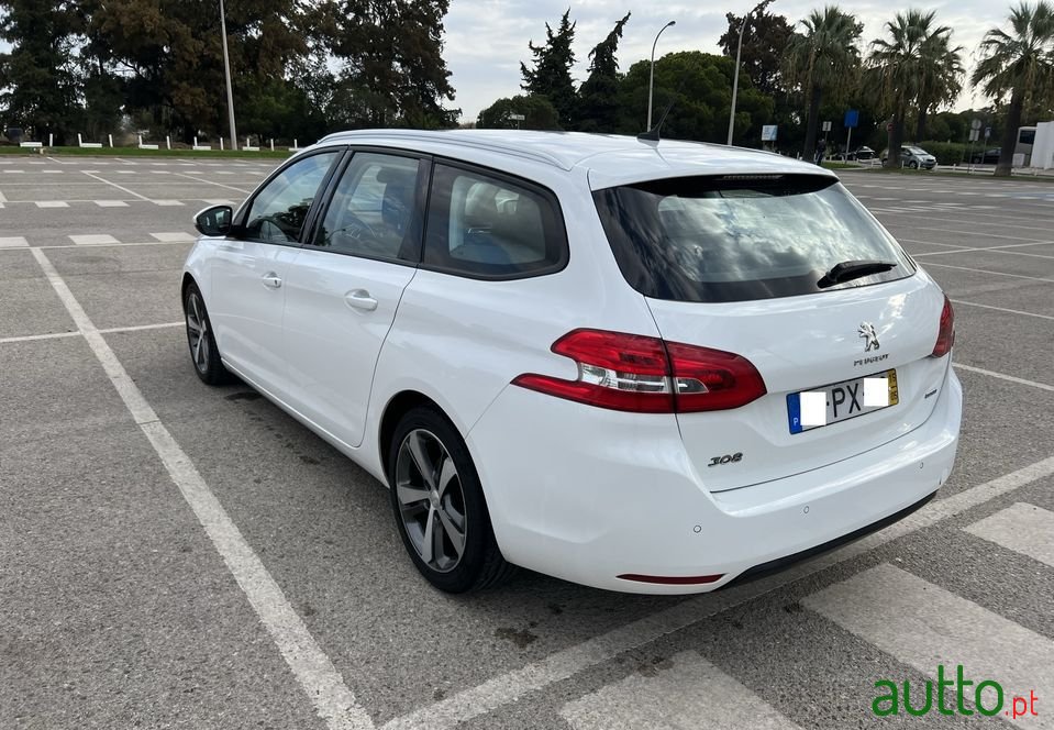 2015' Peugeot 308 Sw photo #6