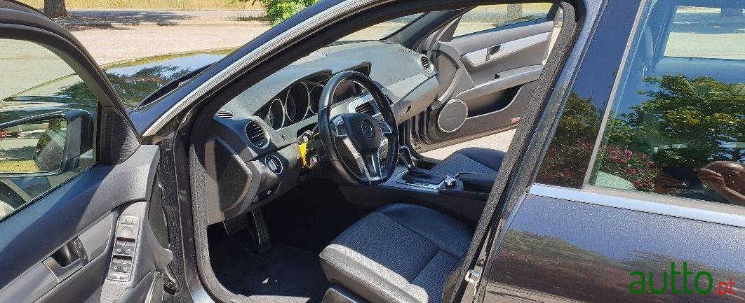 2012' Mercedes-Benz C-250 Avantgarde photo #1