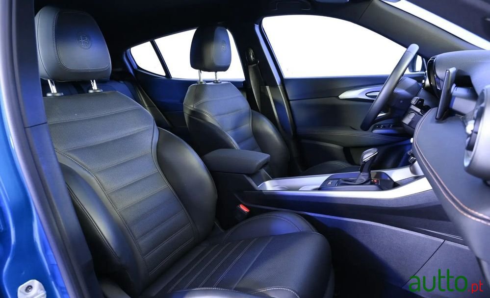 2024' Alfa Romeo Tonale photo #4