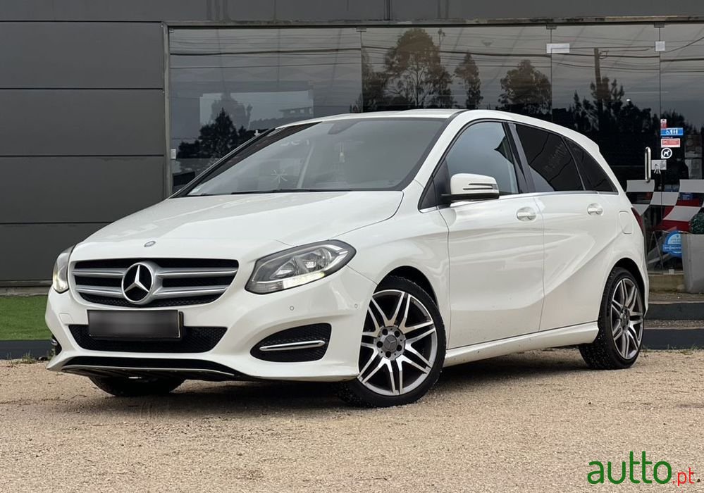 2015' Mercedes-Benz B 180 photo #1