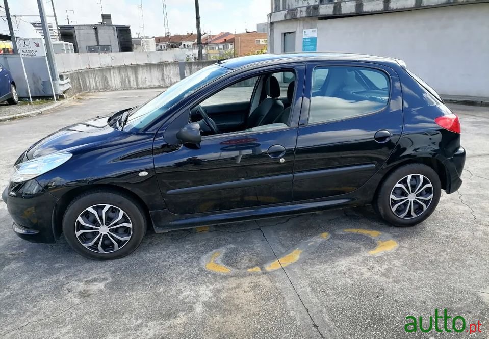 2010' Peugeot 206 photo #4