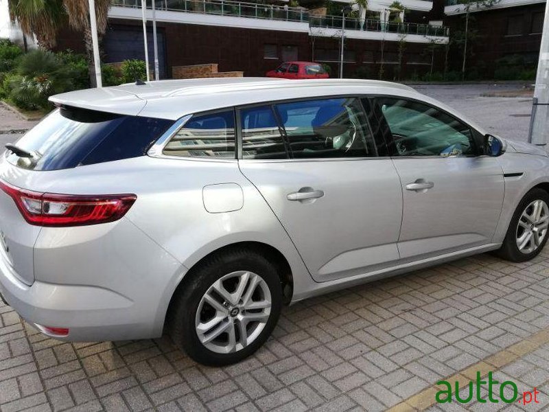 2017' Renault Megane Sport Tourer photo #1