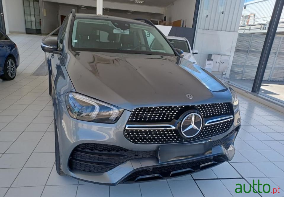 2019' Mercedes-Benz Gle-300 photo #2