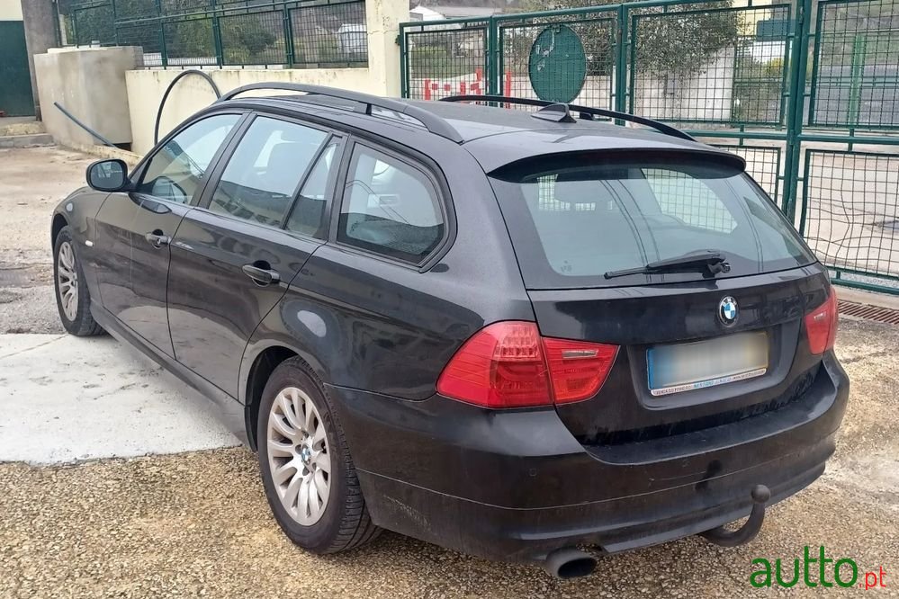2009' BMW Série 3 D Touring photo #4